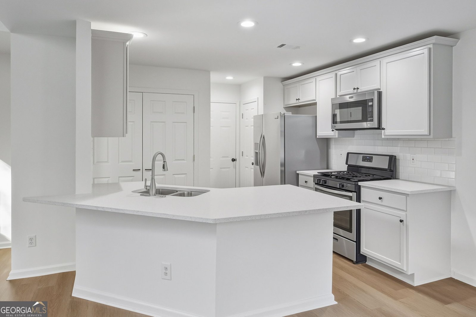 138 Stoneforest Drive Woodstock - Photo 9