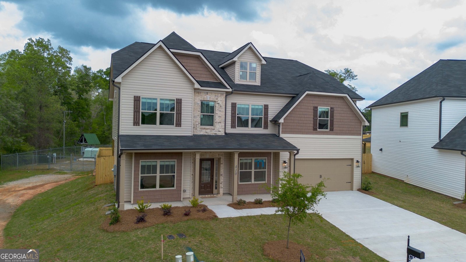 124 Bluecoat Trail Byron - Photo 1