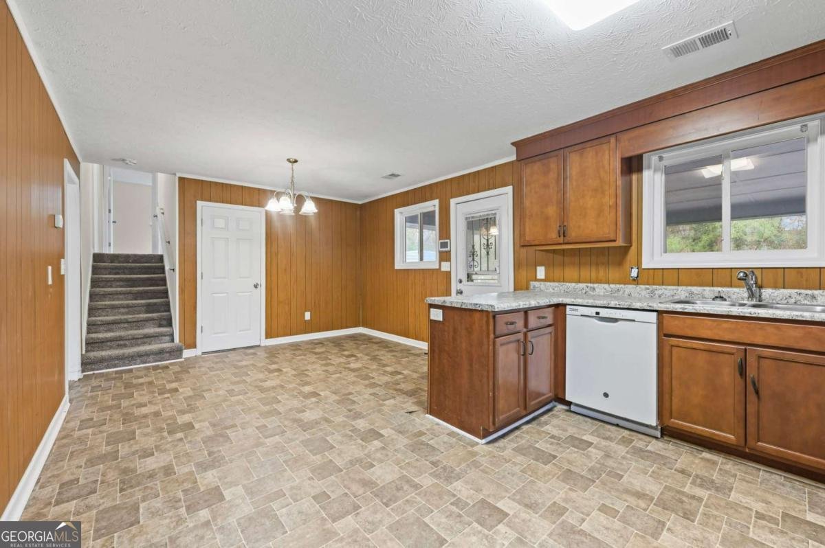 1776 Tilden Avenue Jonesboro - Photo 9