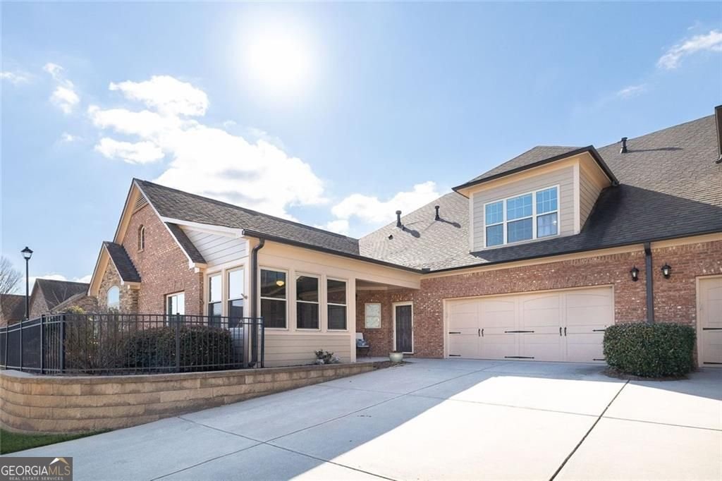 6014 Brookhaven Circle Johns Creek - Photo 1