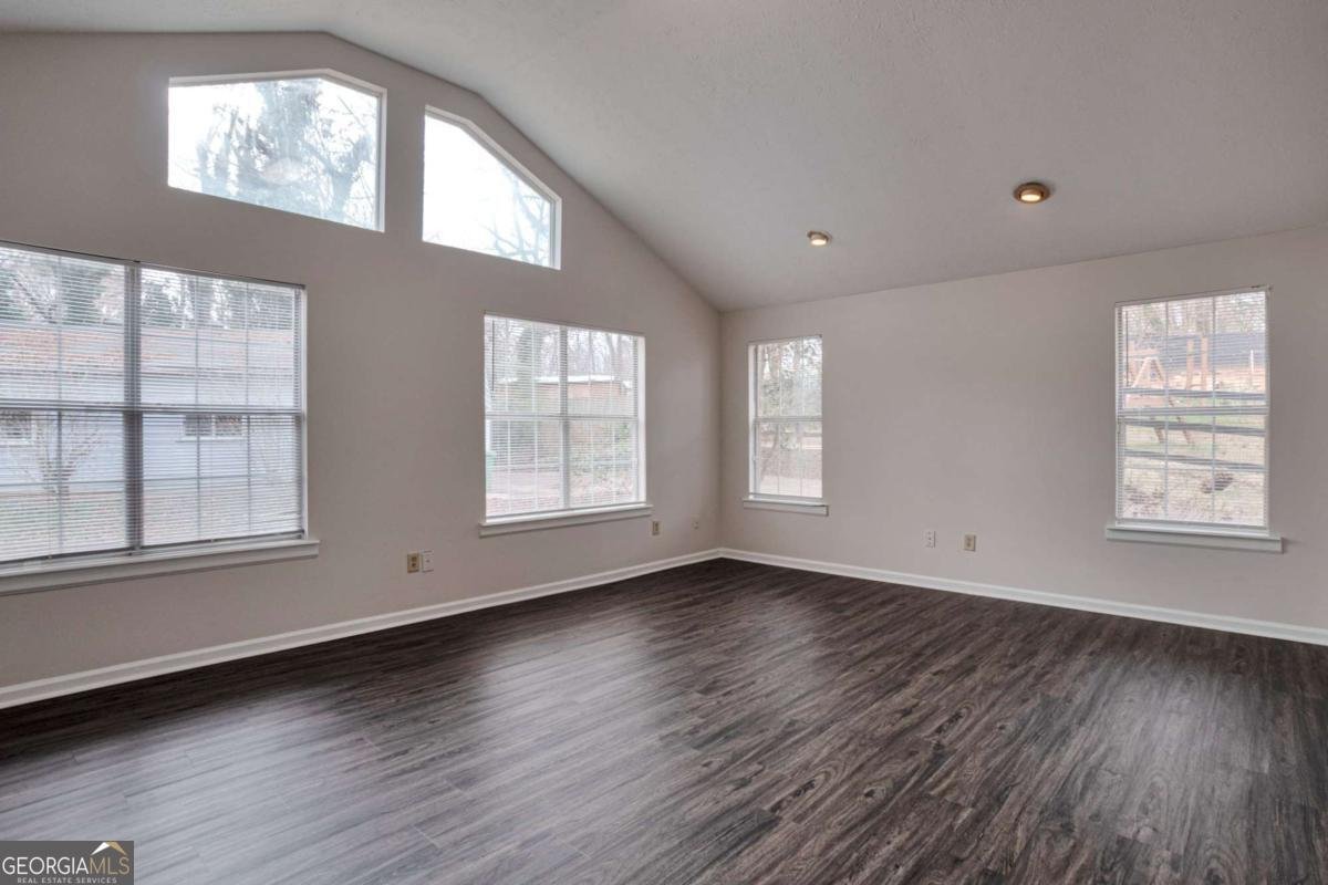 4342 Wrexham Court Snellville - Photo 11