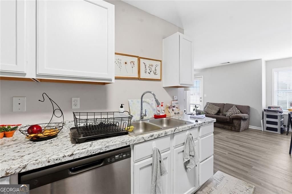 7712 Autry Circle Douglasville - Photo 9