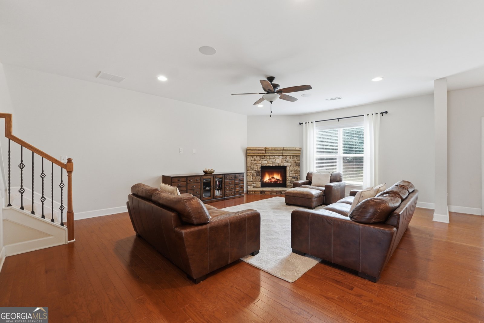 418 Spring View Drive Woodstock - Photo 8