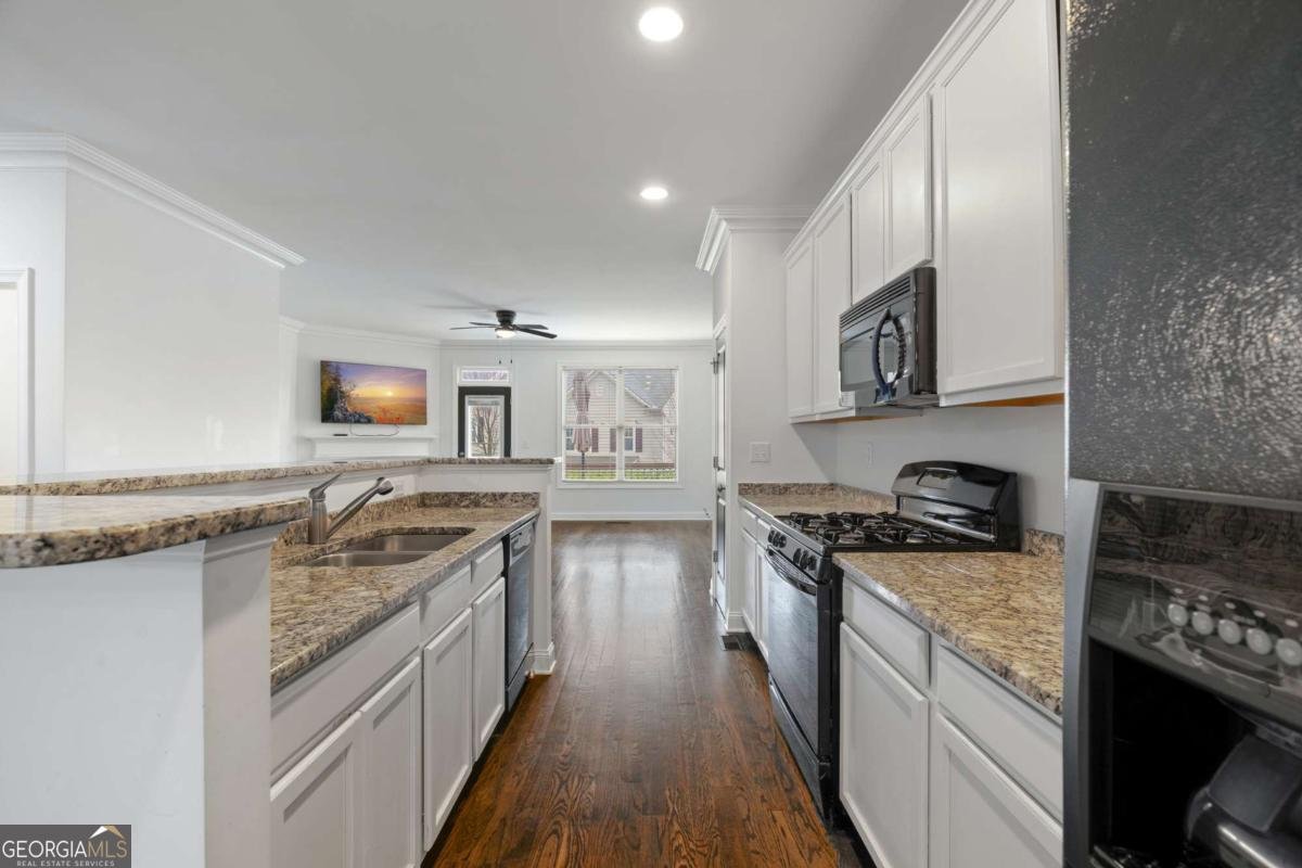 7054 Elmwood Ridge Court Atlanta - Photo 9