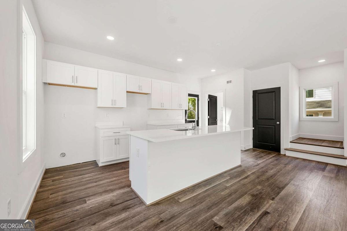 1092 Wedgewood Drive Atlanta - Photo 9