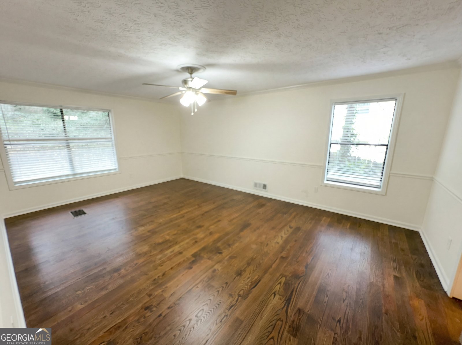 124 Creekview Drive Woodstock - Photo 8