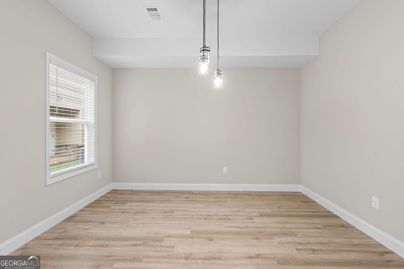 302 Beau Claire Circle Byron - Photo 12