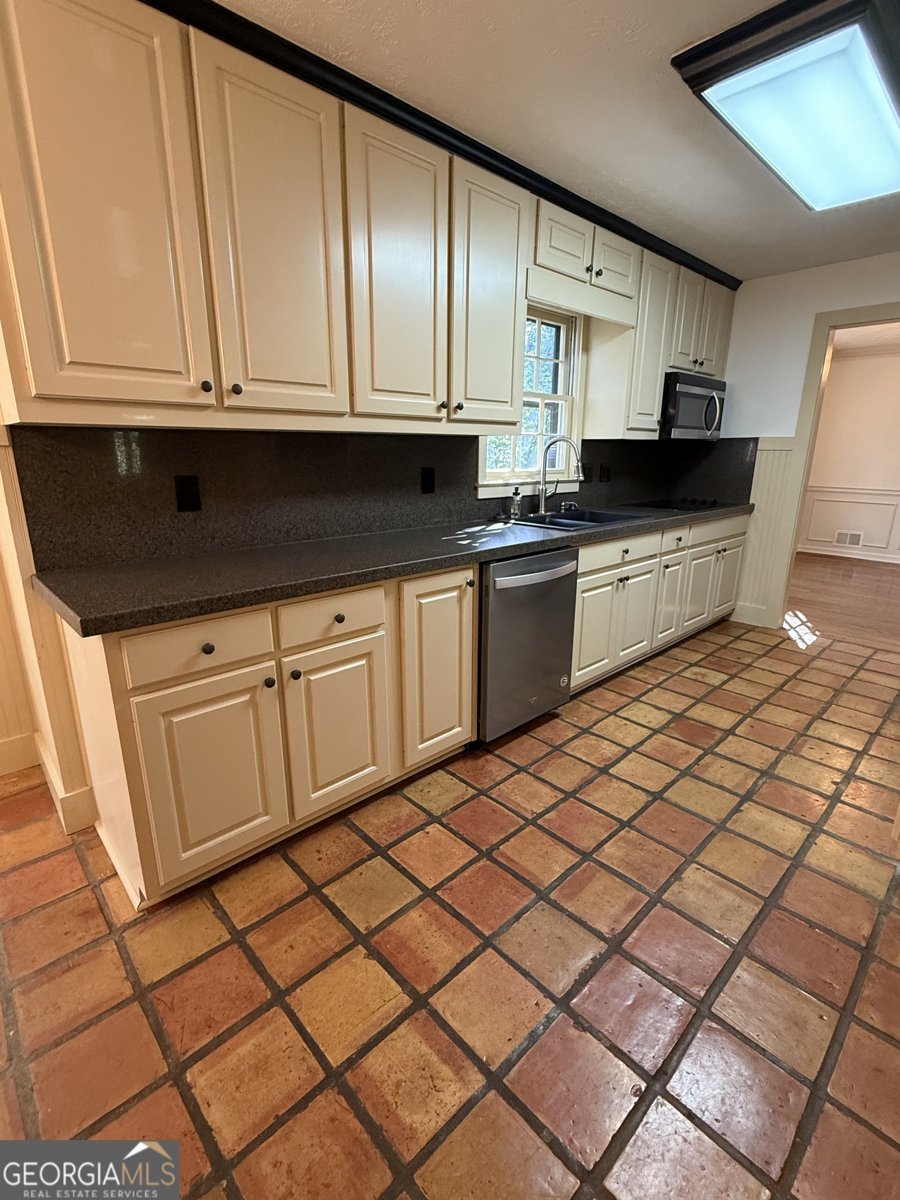 5781 Four Winds Drive Lilburn - Photo 7