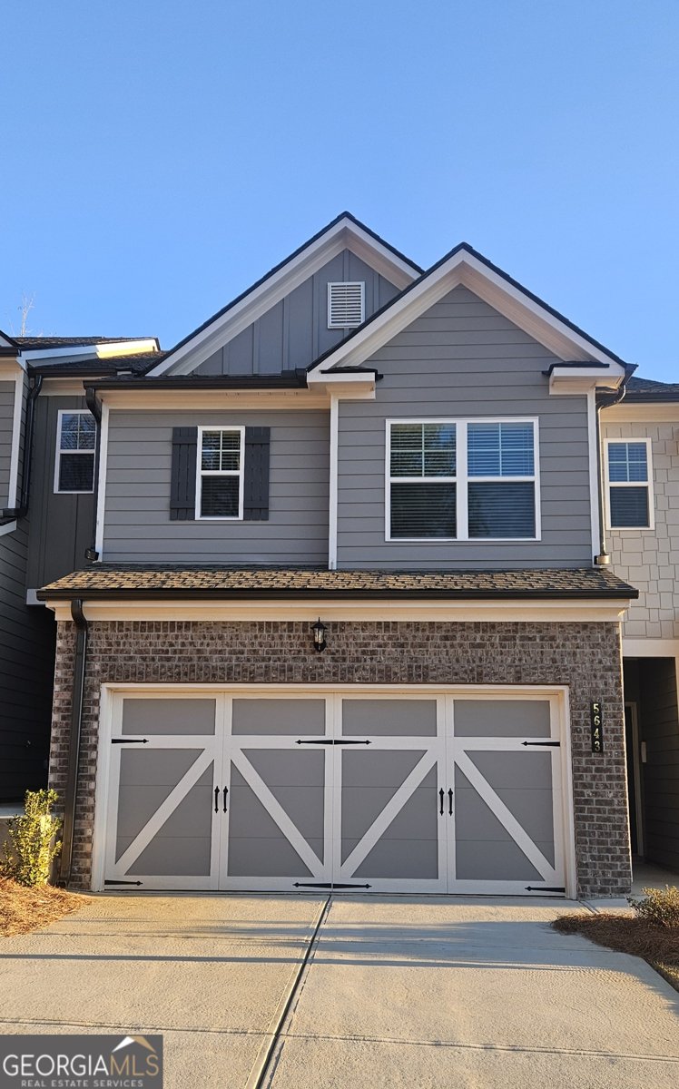 5627 Chickory Drive Flowery Branch - main photo