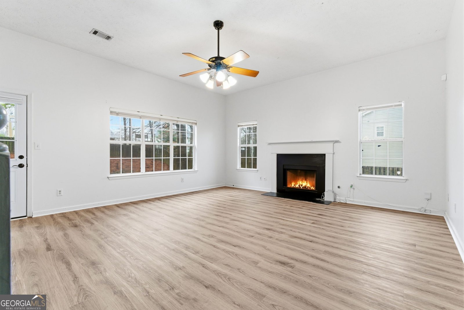 281 Fox Run Loganville - Photo 12