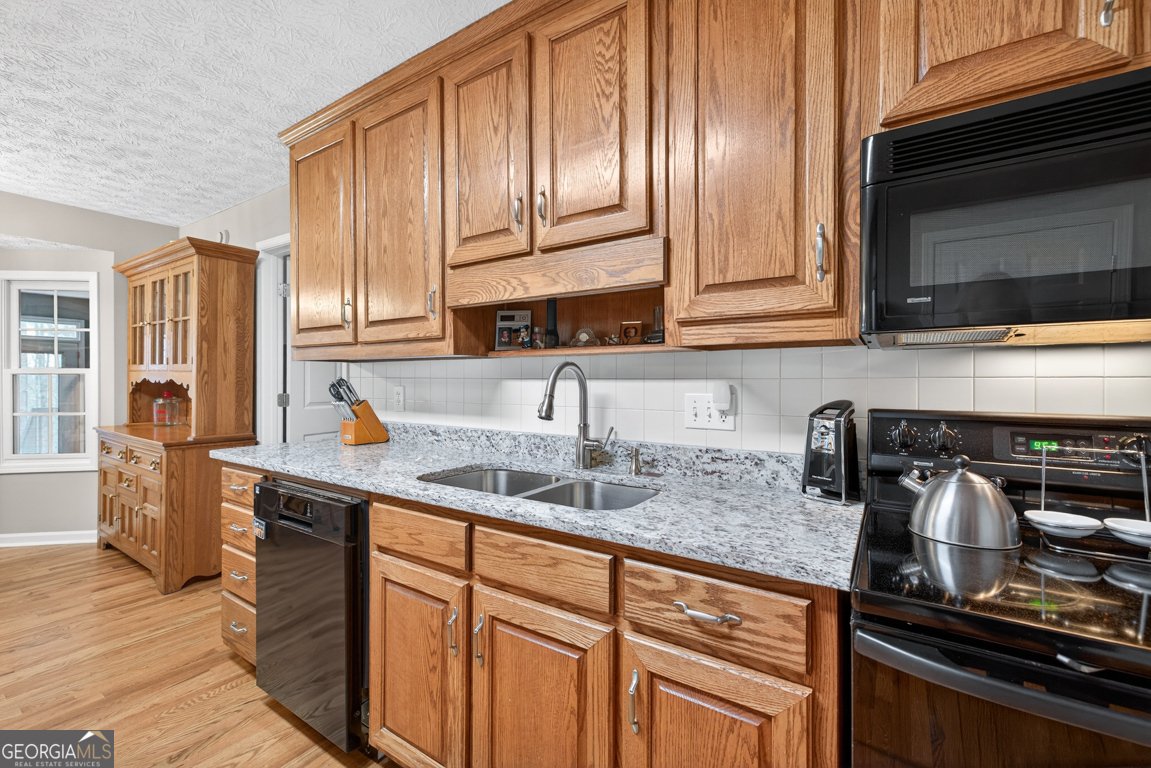 1194 Foster Road Statham - Photo 16