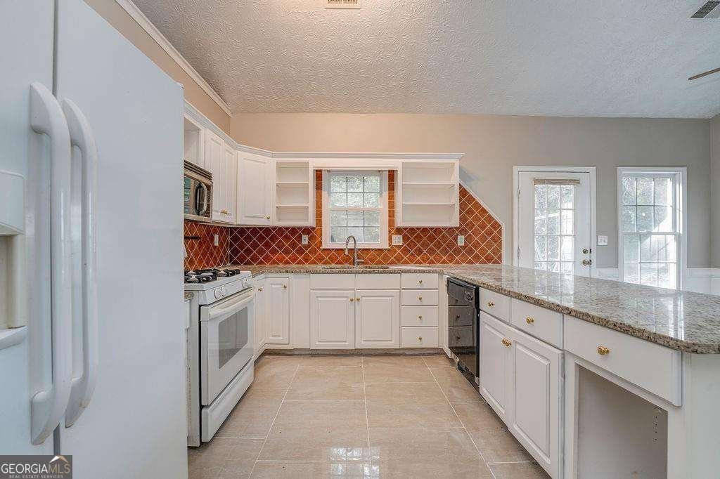 3090 Kings Drive Kennesaw - Photo 21