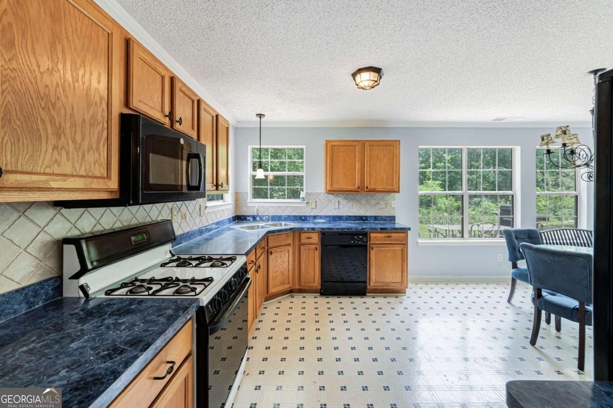 4001 English Valley Drive Ellenwood - Photo 9