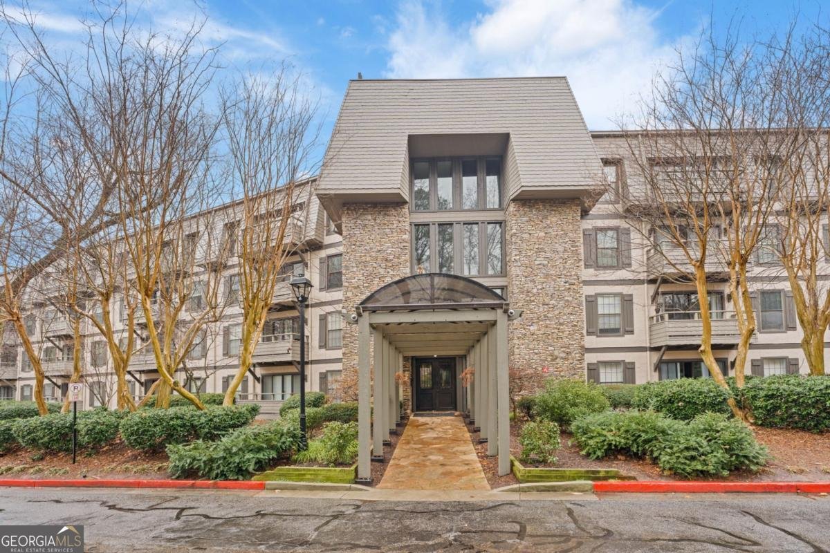 1216 Highland Bluff Drive Atlanta - Photo 1