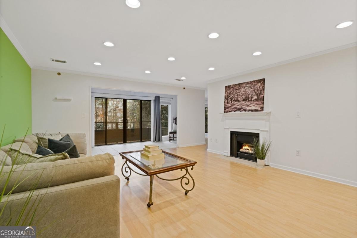 1216 Highland Bluff Drive Atlanta - Photo 14