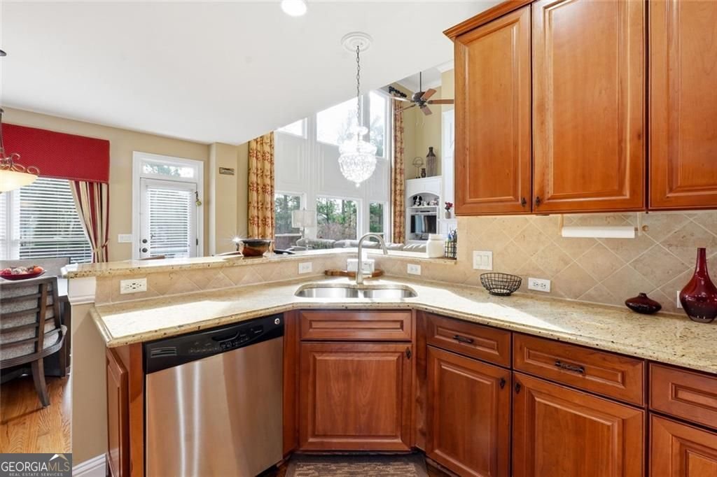 1915 Brackendale Road Kennesaw - Photo 7