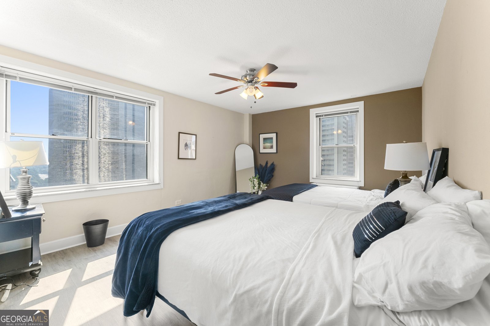 300 Peachtree St 17 J Atlanta - Photo 1