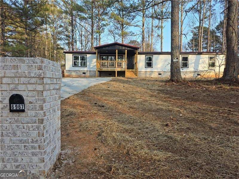 6967 Pinella Court Douglasville - Photo 1