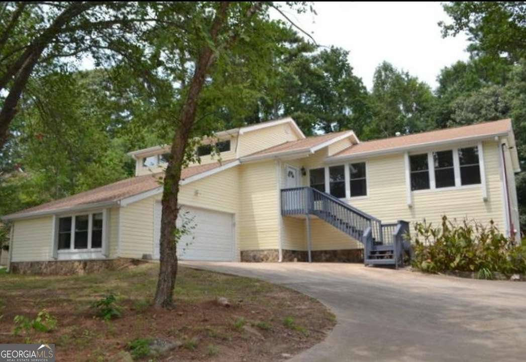 1920 Oakleaf Lane Lithia Springs - Photo 1