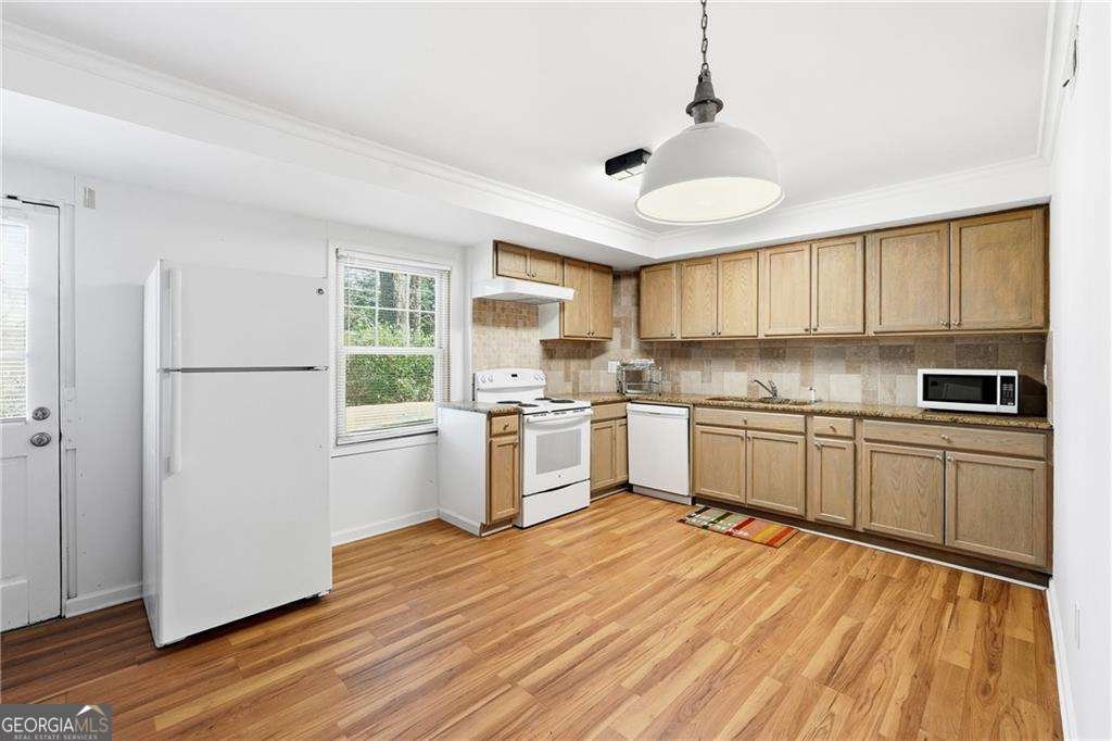 5027 Castlewood Drive Lilburn - Photo 11