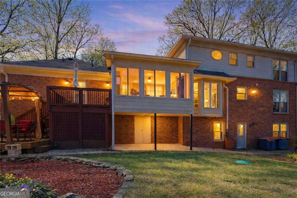 5027 Castlewood Drive Lilburn - Photo 32