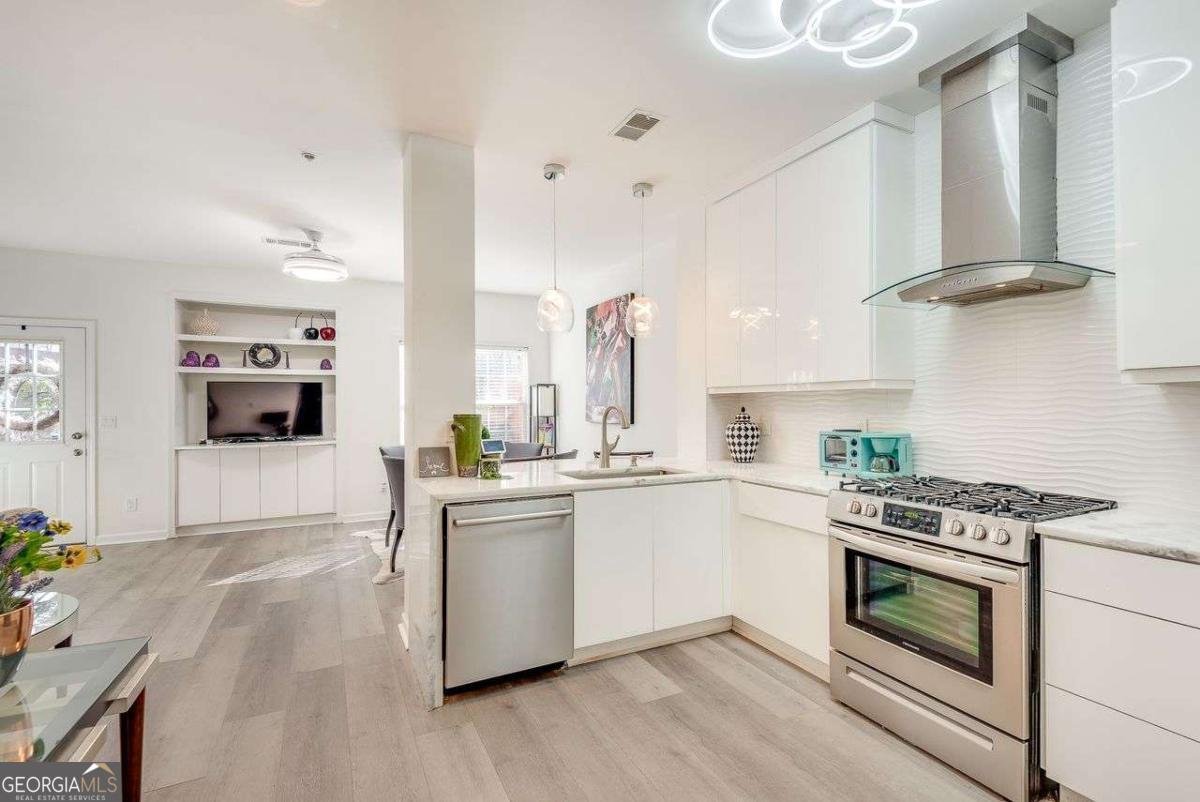 101 Creekwood Drive Woodstock - Photo 10