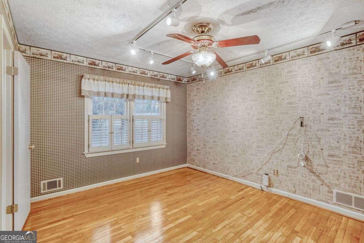 2032 Lake Lucerne Drive Lilburn - Photo 16