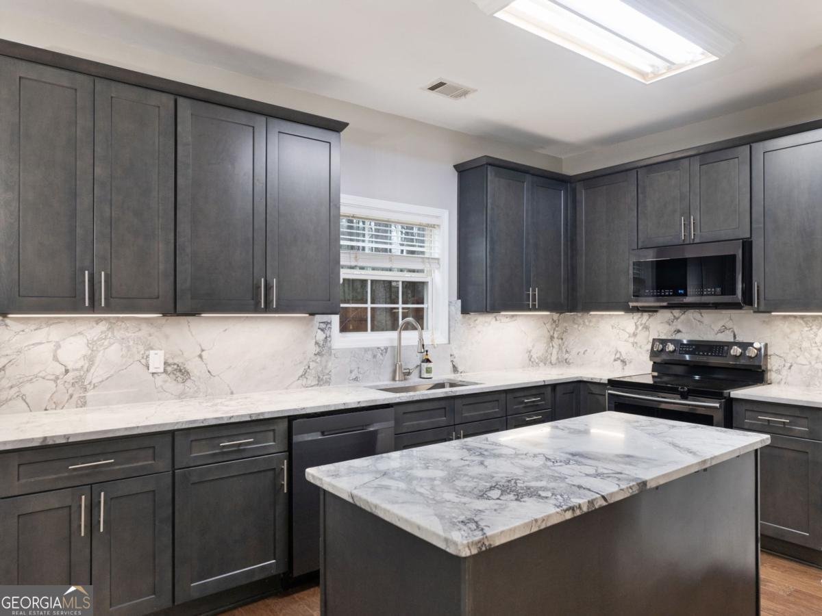 439 Vinings Court Winder - Photo 12