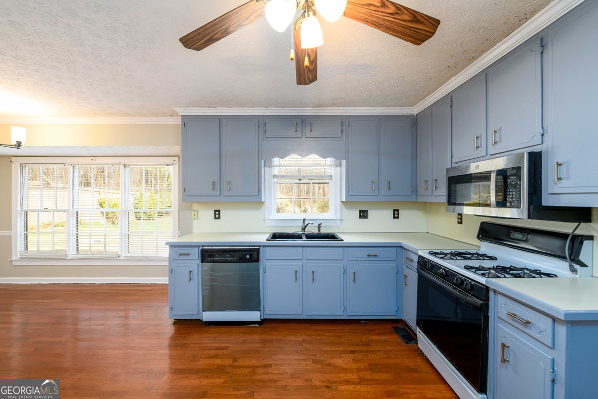 6420 Phillips Place Lithonia - Photo 11