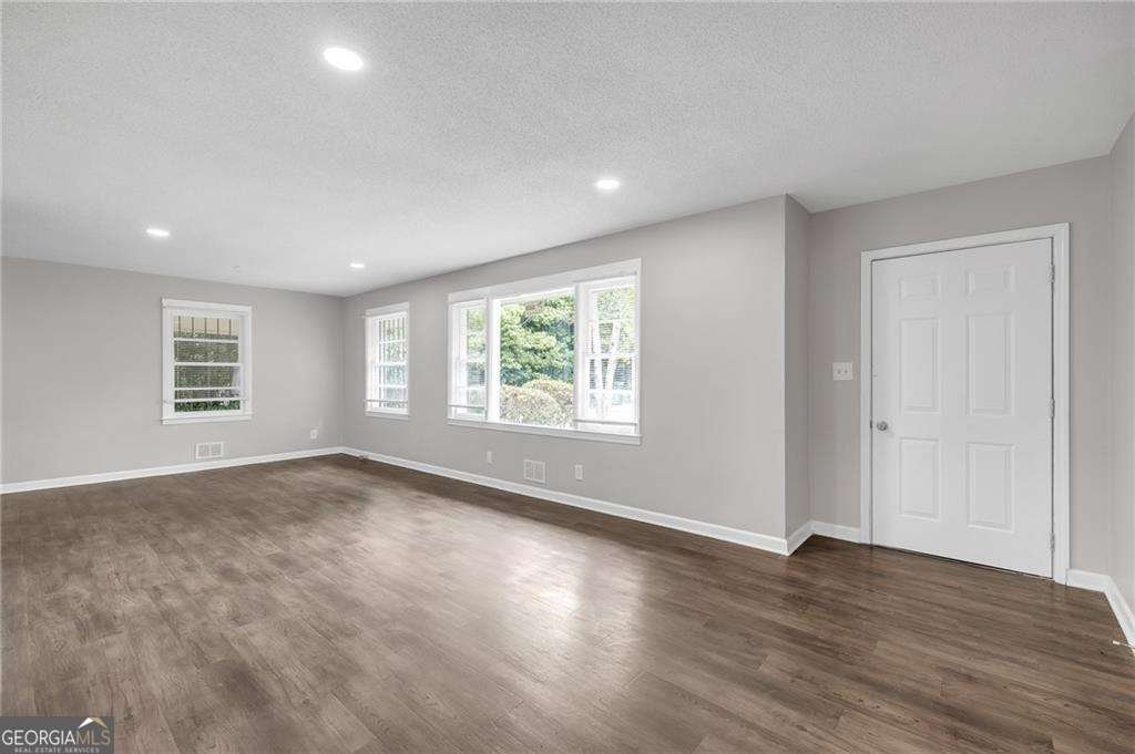 2683 Rockcliff Road Atlanta - Photo 7