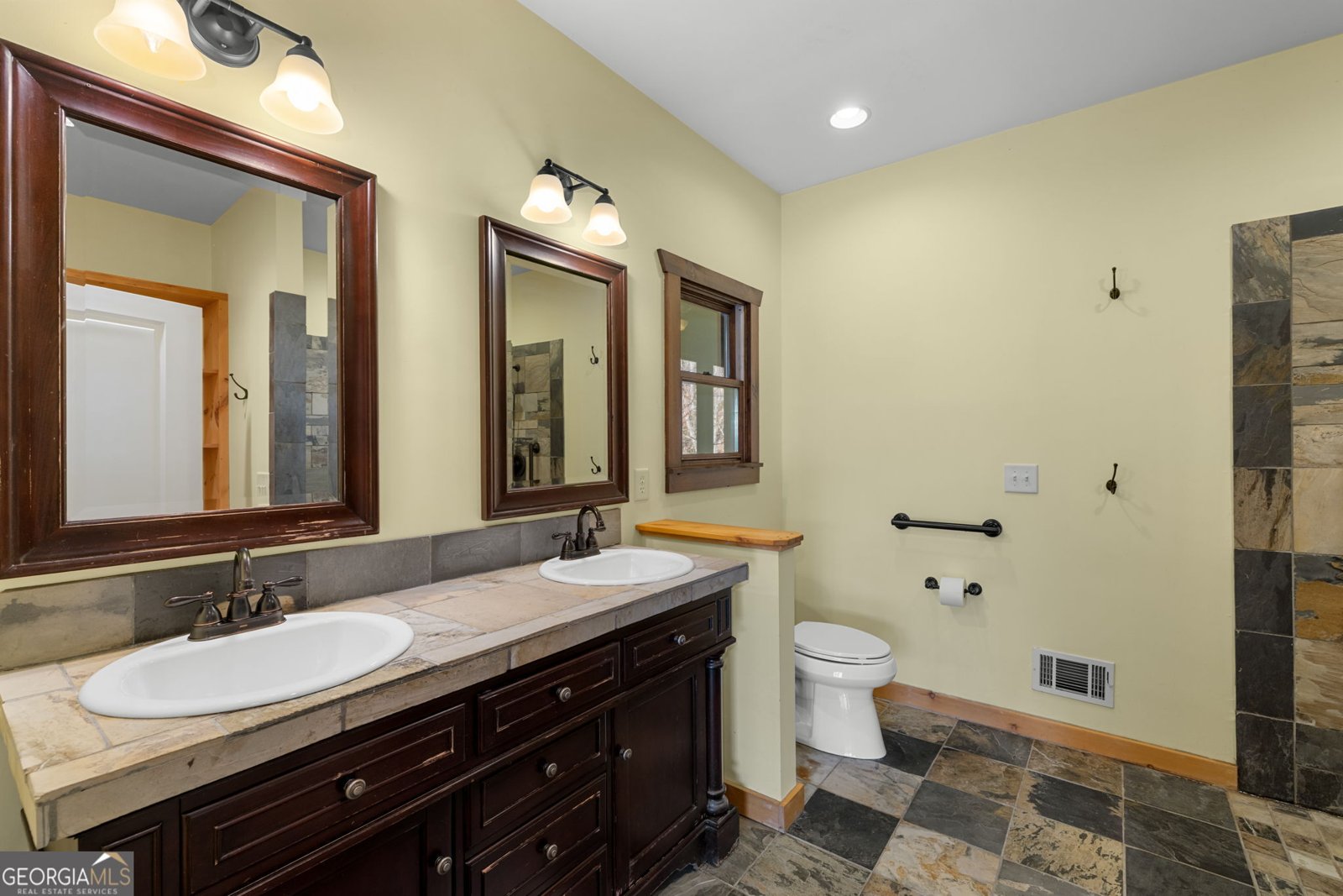 1242 Moccasin Creek Road Clarkesville - Photo 18