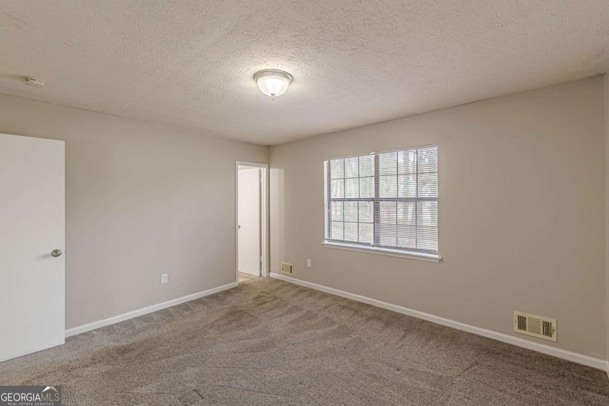 153 Adrian Drive Stockbridge - Photo 7