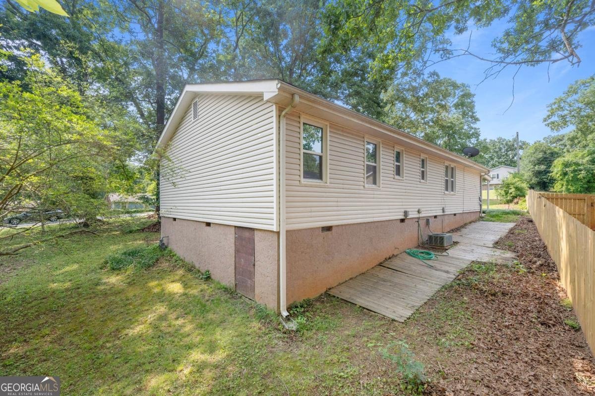 245 Amanda Court Stockbridge - Photo 23