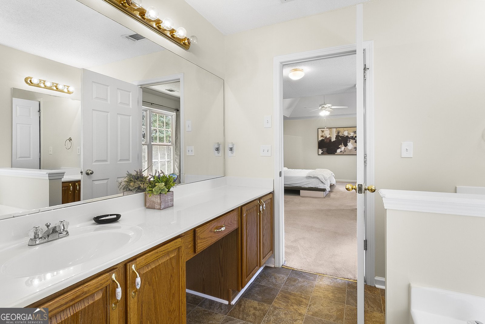 1166 Mandalay Court Lilburn - Photo 21