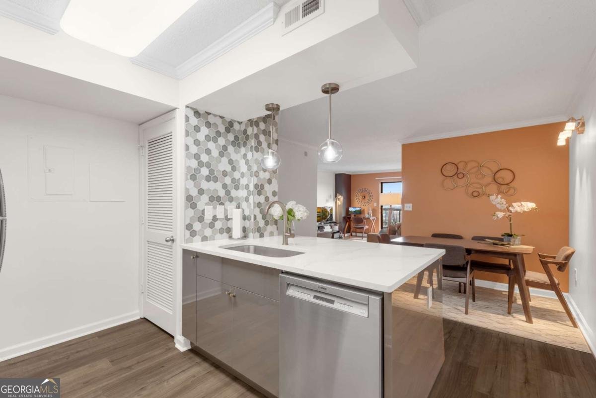 795 Hammond Drive Atlanta - Photo 6