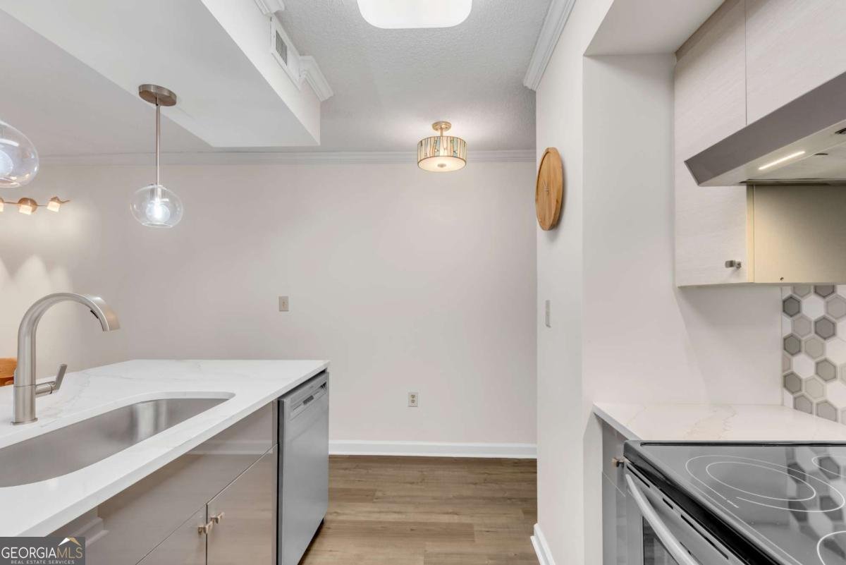 795 Hammond Drive Atlanta - Photo 8