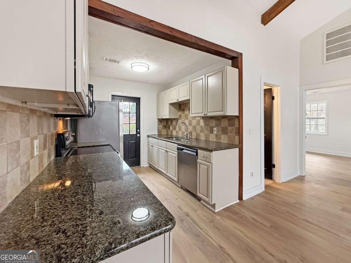 2735 Lakeside Trail Cumming - Photo 7