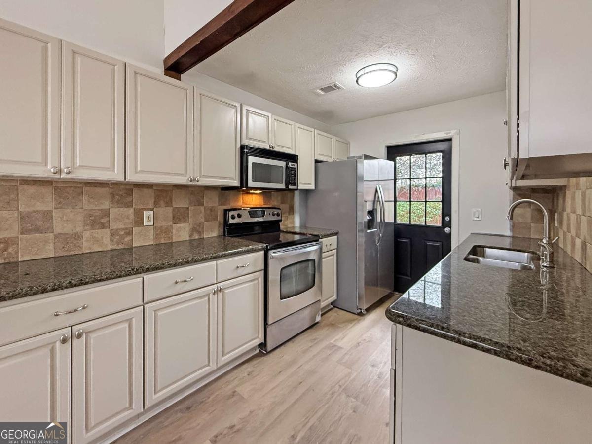 2735 Lakeside Trail Cumming - Photo 8