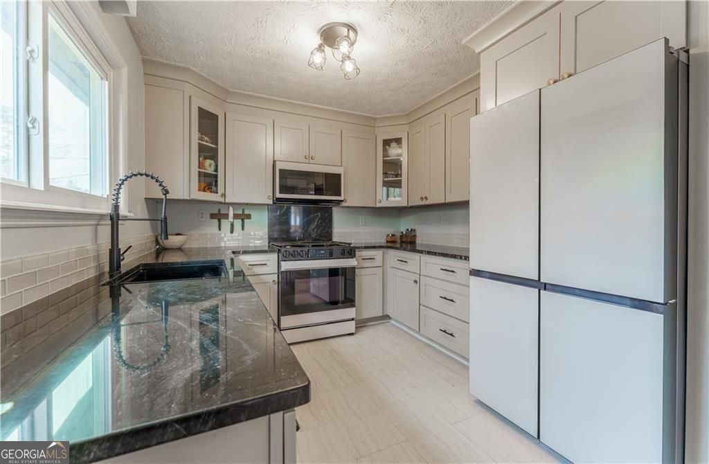 1366 Gray Rock Drive Marietta - Photo 6