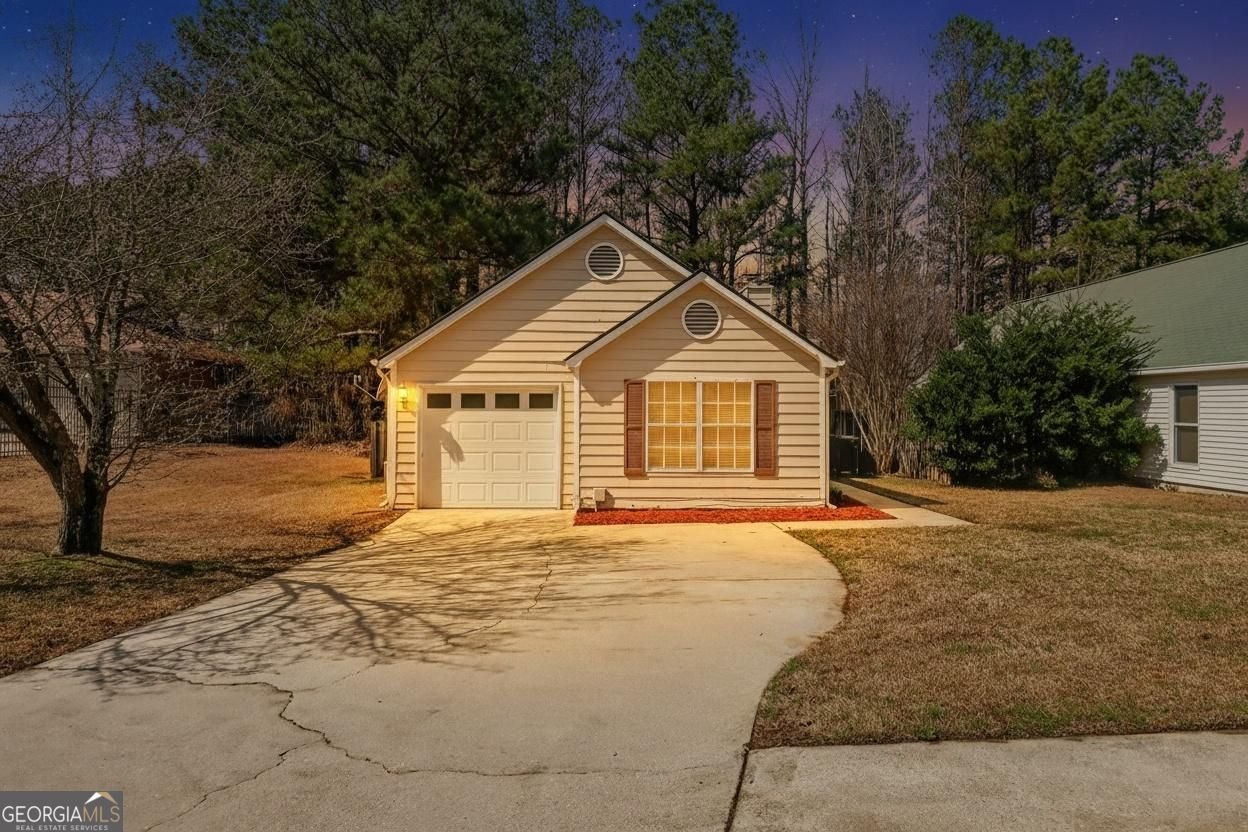 1493 Fall Creek Trace Douglasville - Photo 1