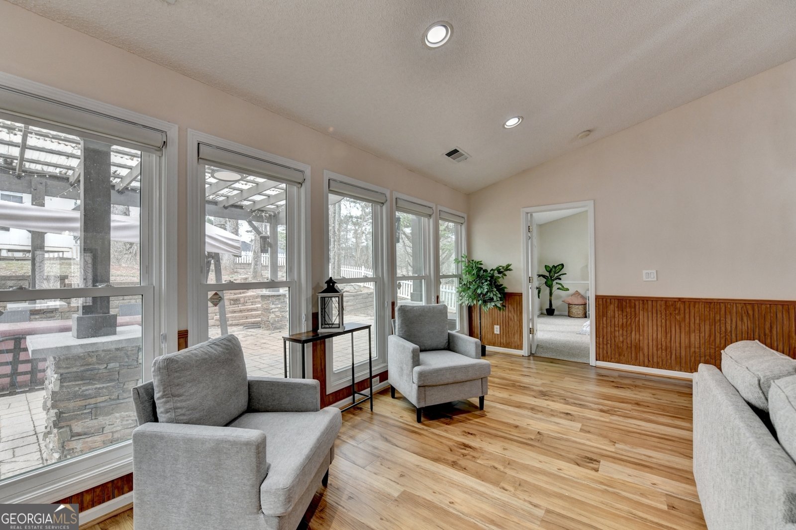 1296 Mandalay Court Lilburn - Photo 14