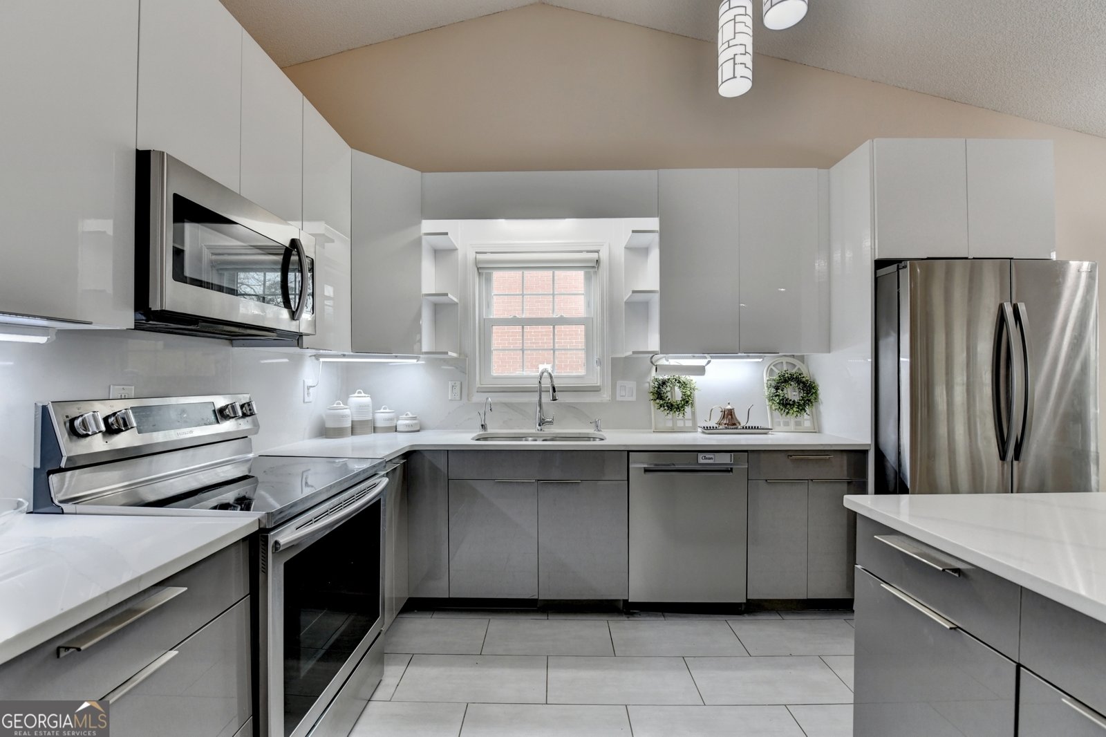 1296 Mandalay Court Lilburn - Photo 22