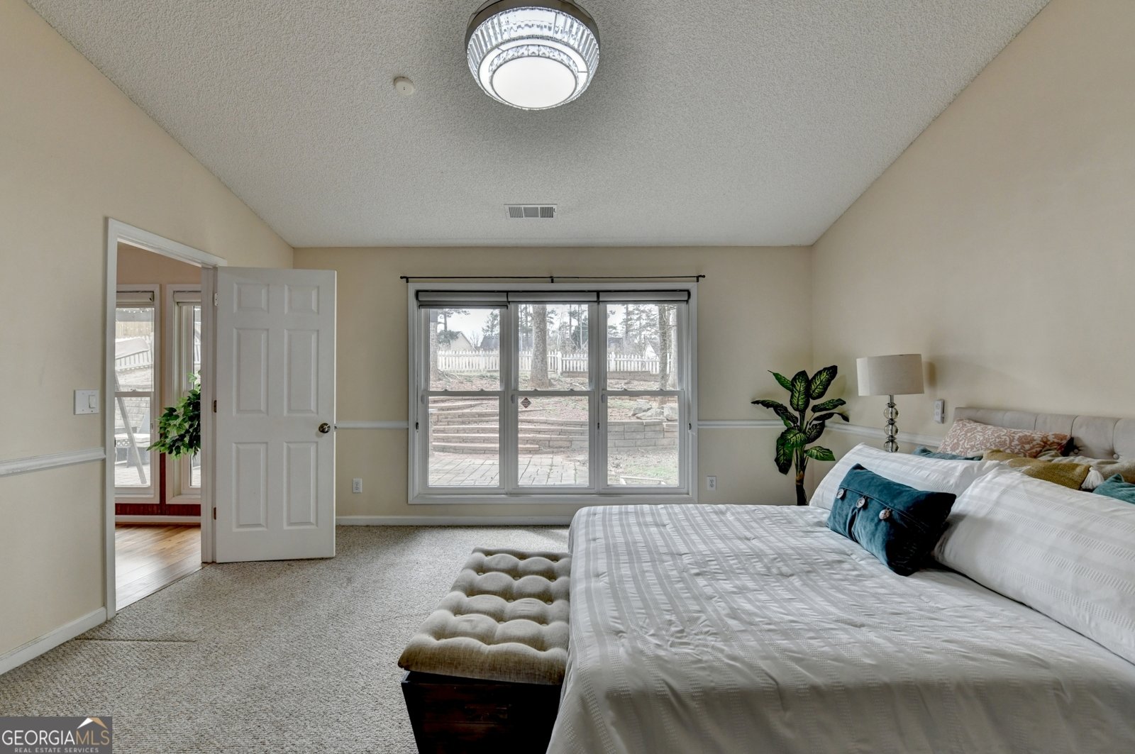 1296 Mandalay Court Lilburn - Photo 32