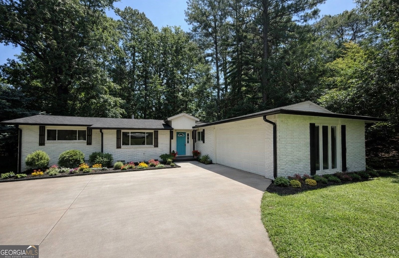 421 Safari Circle Stone Mountain - Photo 1