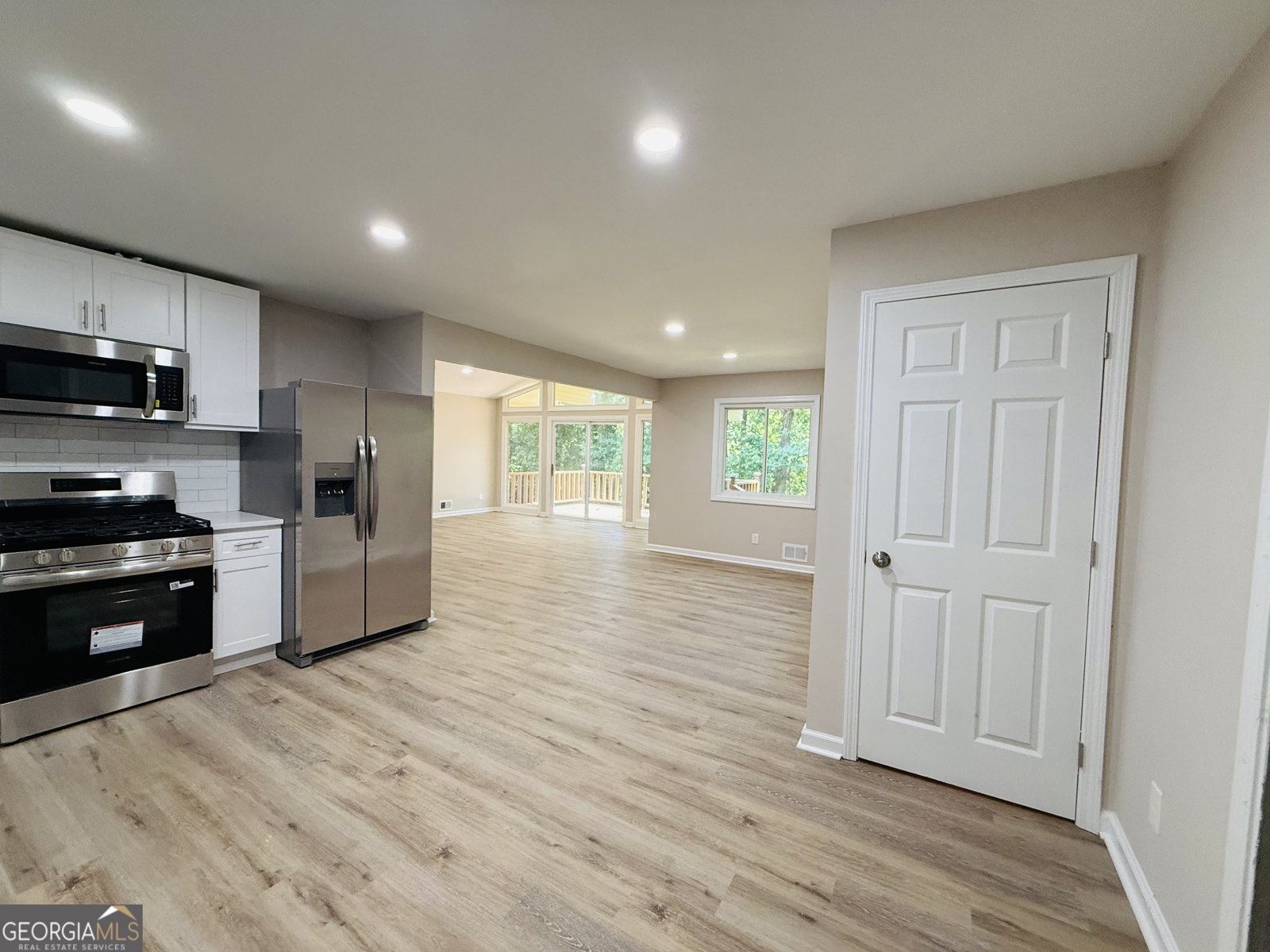 421 Safari Circle Stone Mountain - Photo 6