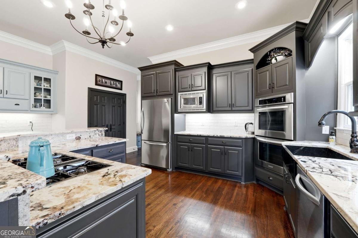 9885 Nature Mill Road Johns Creek - Photo 16