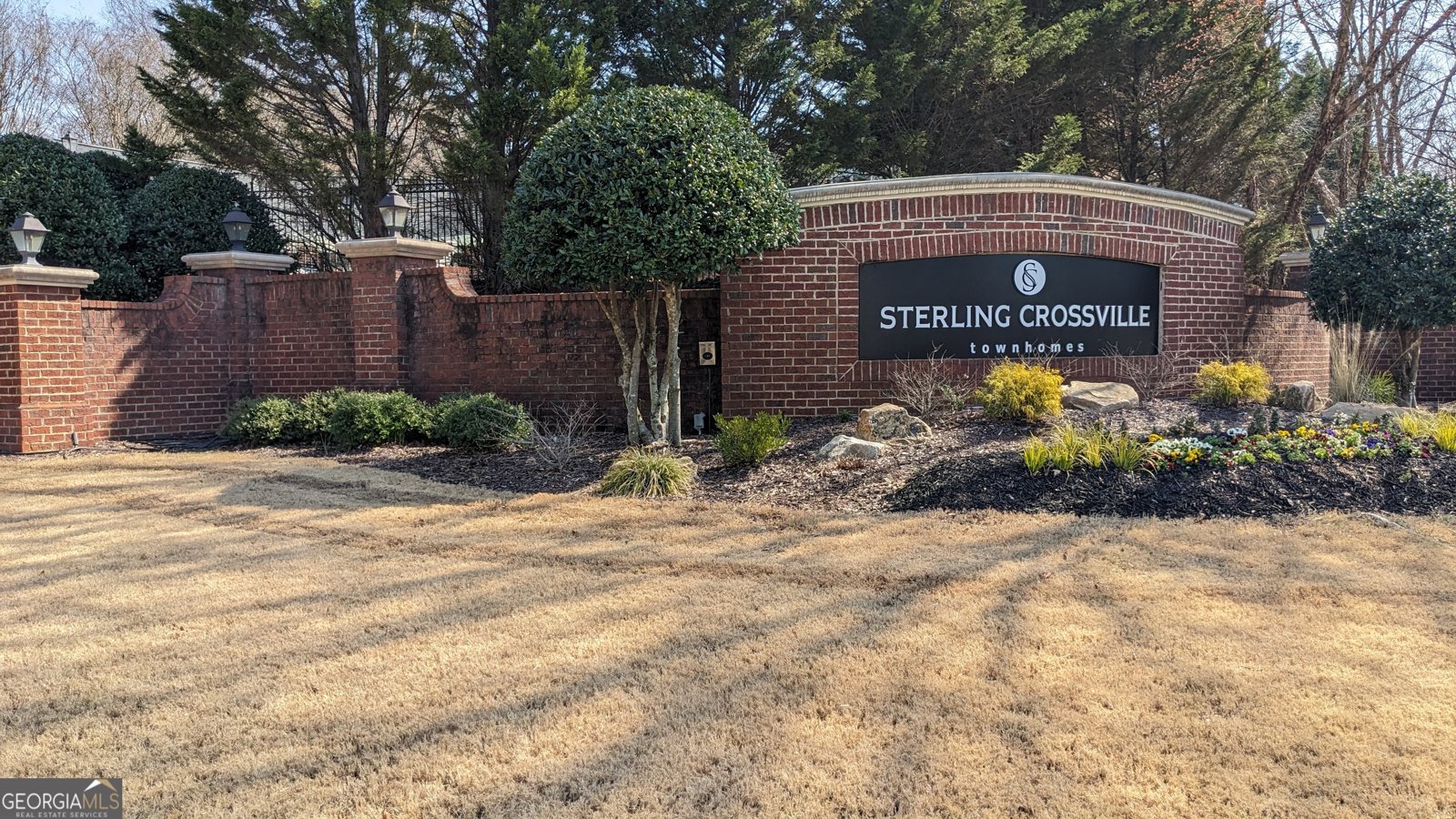 5010 Lexington Drive Roswell - Photo 1