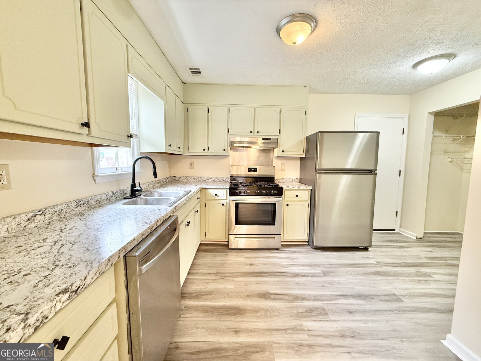 5370 Ridge Forest Drive Stone Mountain - Photo 7