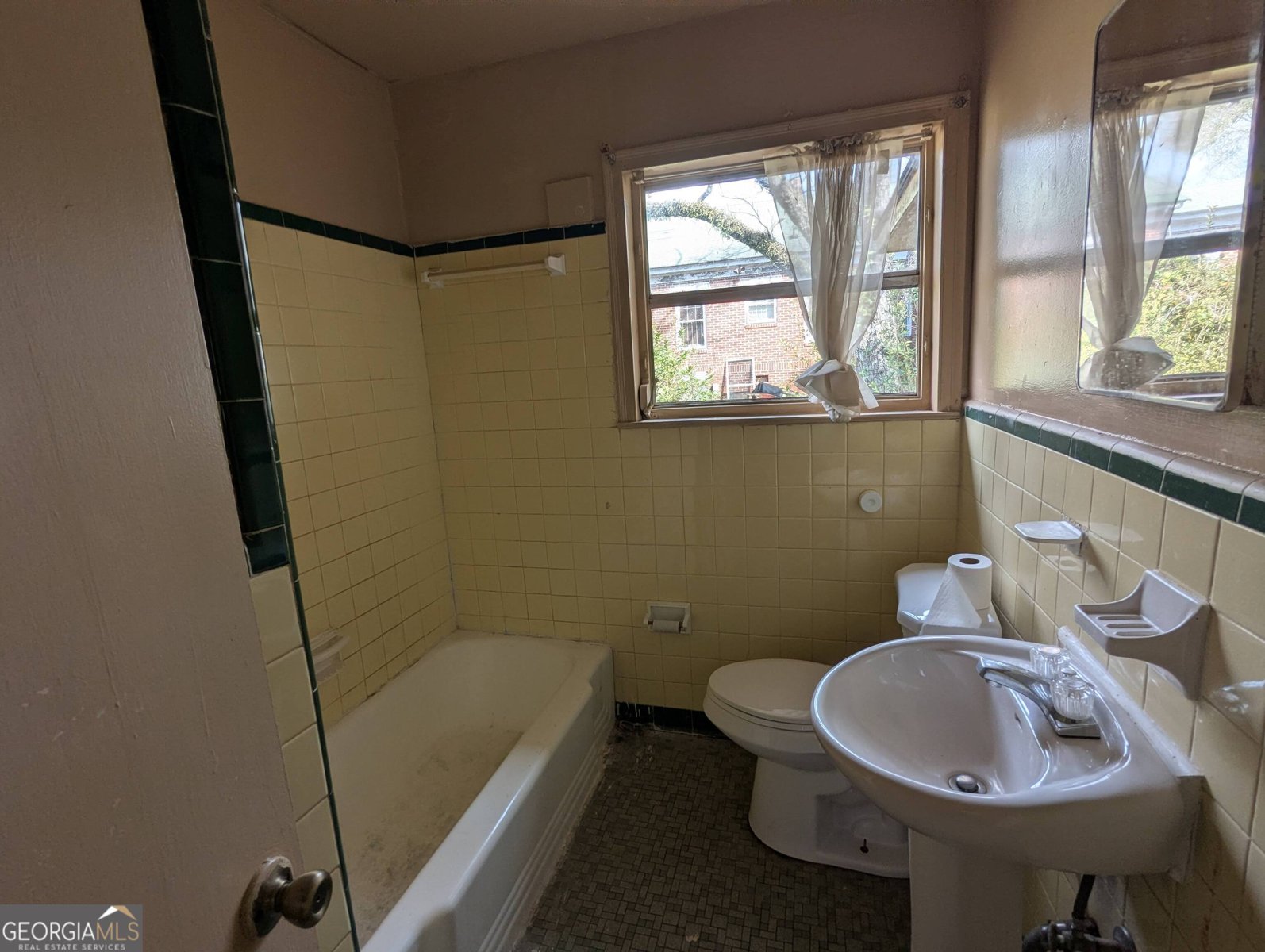 611 Whitney Avenue Albany - Photo 10