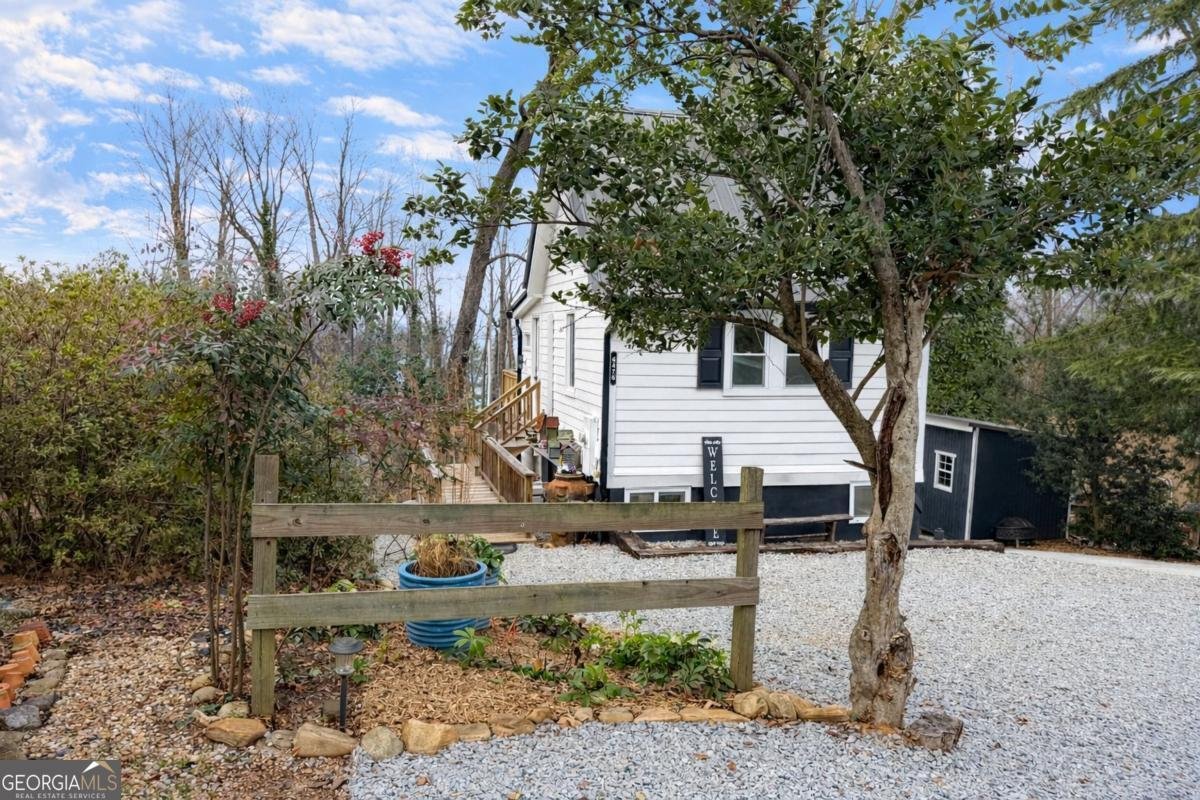 6476 Chestnut Hill Road Flowery Branch - Photo 1